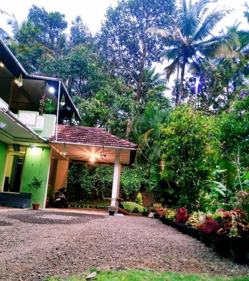 Maliyeckal Homestay มุนนาร์ ภายนอก รูปภาพ