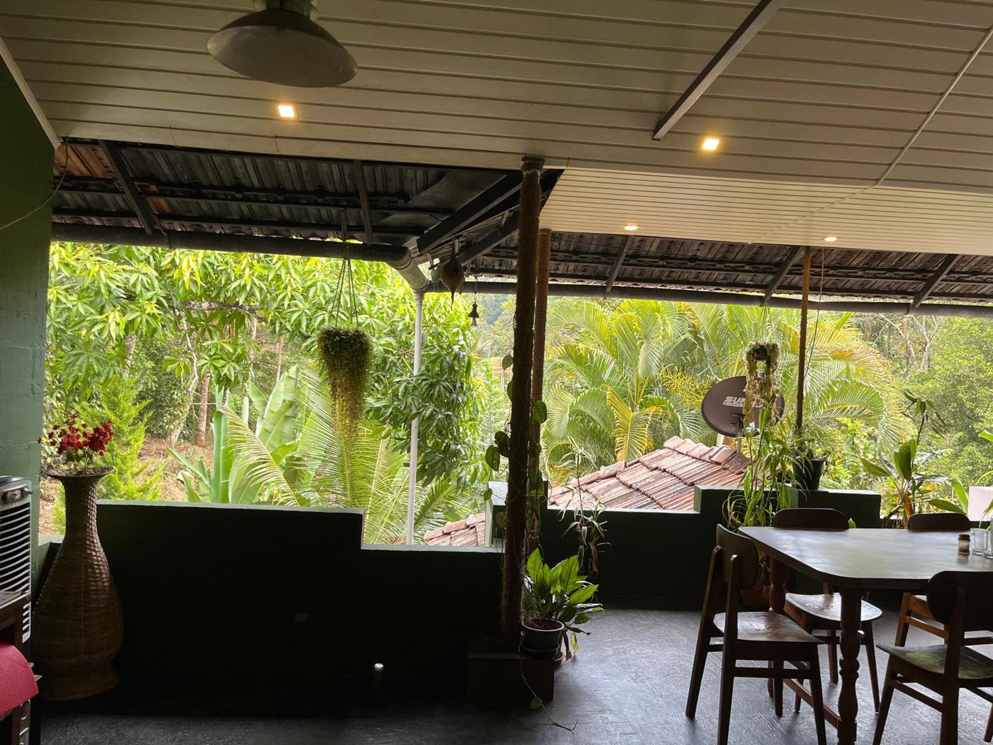 Maliyeckal Homestay มุนนาร์ ภายนอก รูปภาพ