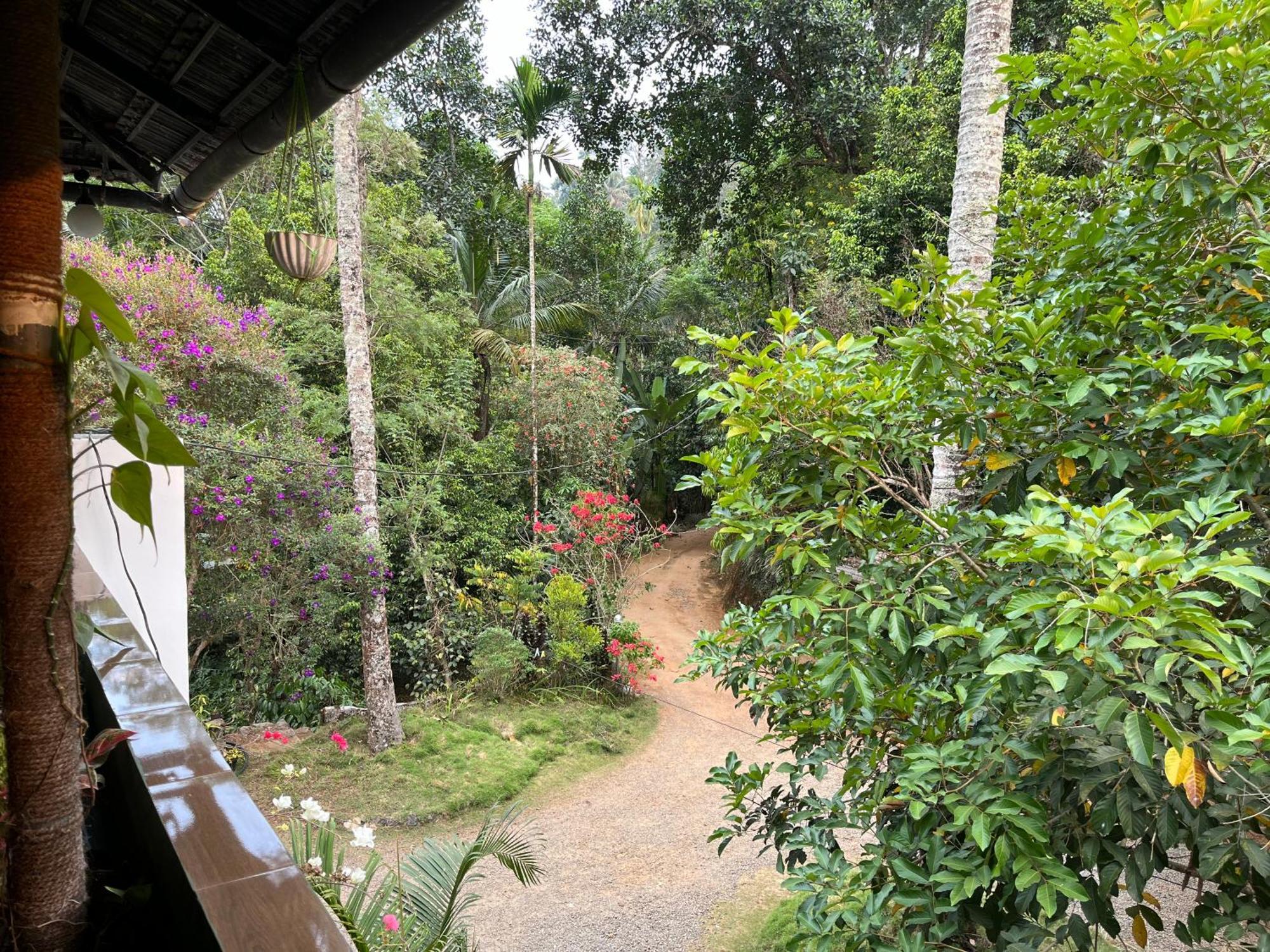 Maliyeckal Homestay มุนนาร์ ภายนอก รูปภาพ