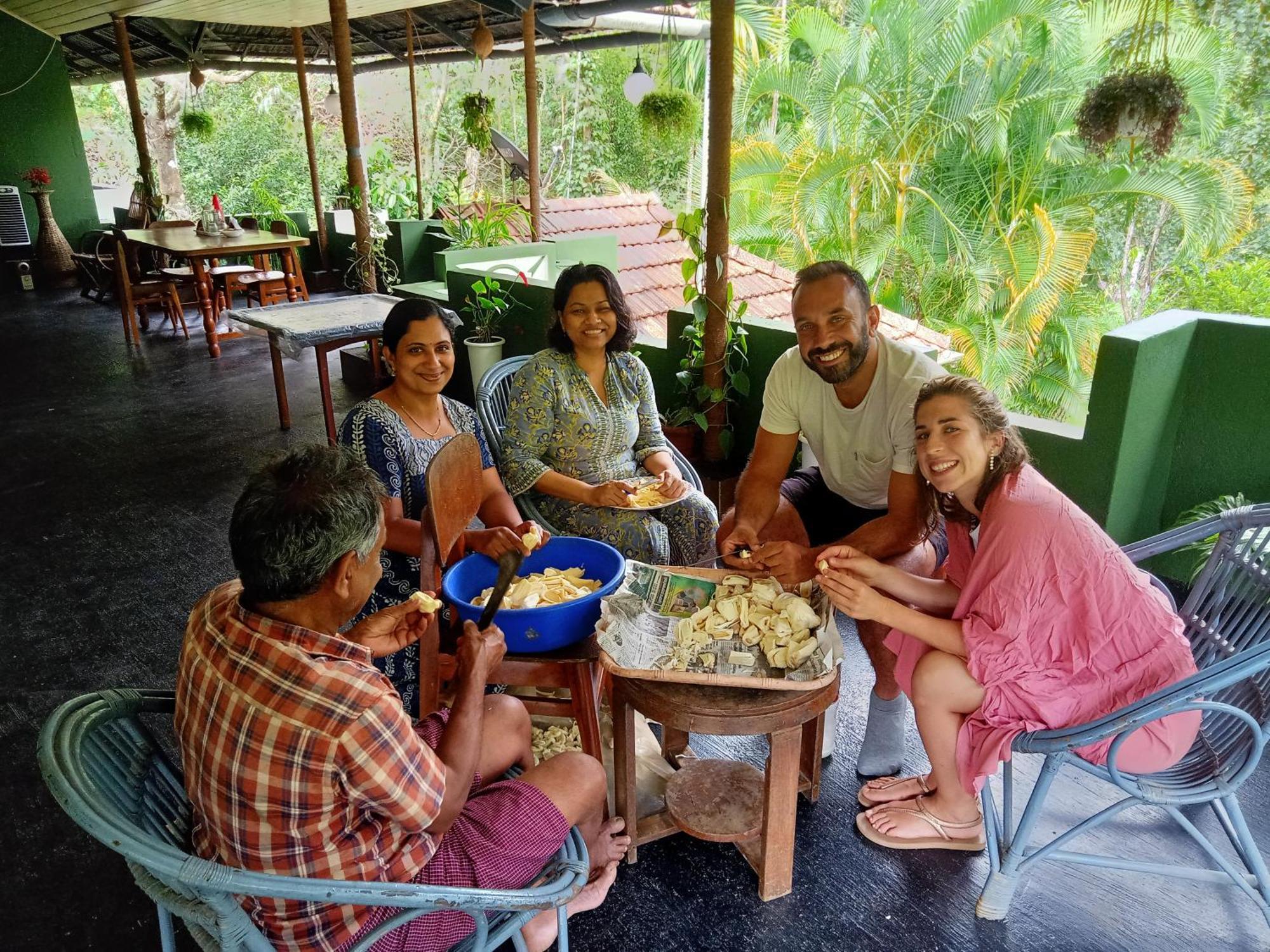 Maliyeckal Homestay มุนนาร์ ภายนอก รูปภาพ