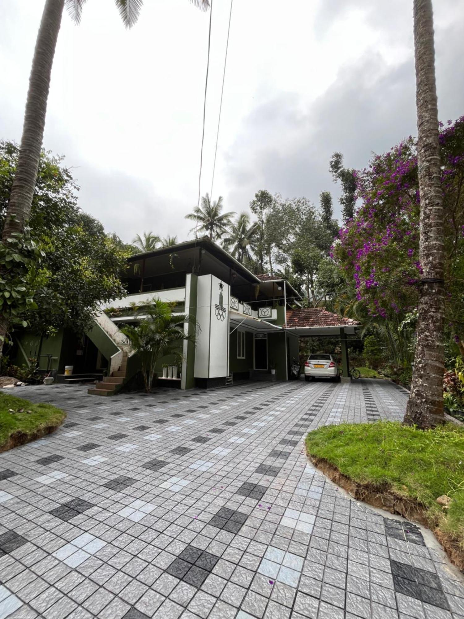 Maliyeckal Homestay มุนนาร์ ภายนอก รูปภาพ